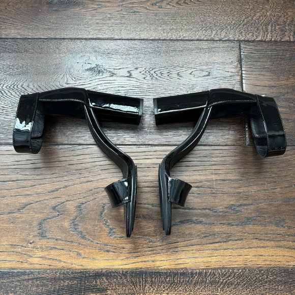 Wishbone Black Patent Leather Sandal - Picture 4 of 8